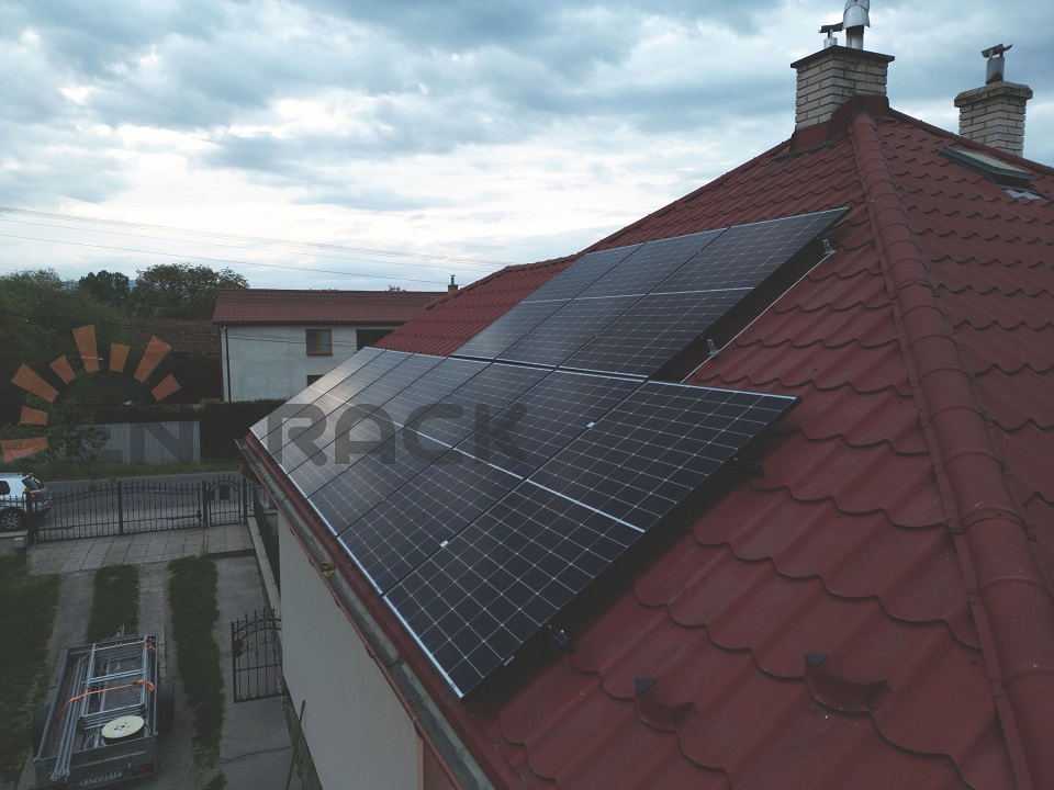 5KW D03 L Füße für Wellblech in der Slowakei