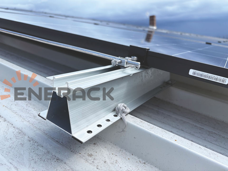 20KW 65mm Minischiene für Sandwichdach in Kroatien